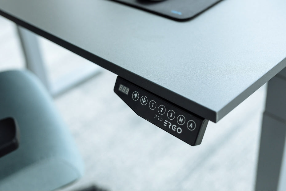 Biurko Delta 138cm - panel sterowania LCD z 4 pamięciami pozycji